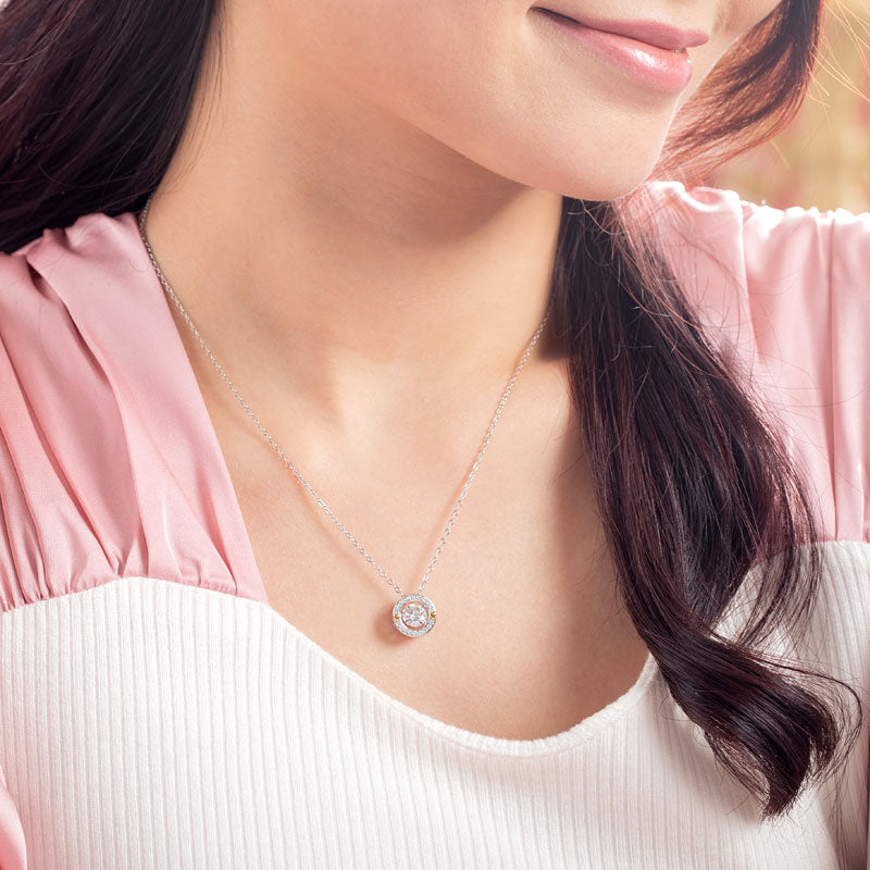 0.4 Carat Moissanite Diamond Dancing Stone Necklace 925 Sterling Silver